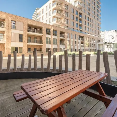Modern With Spacious Terrace *