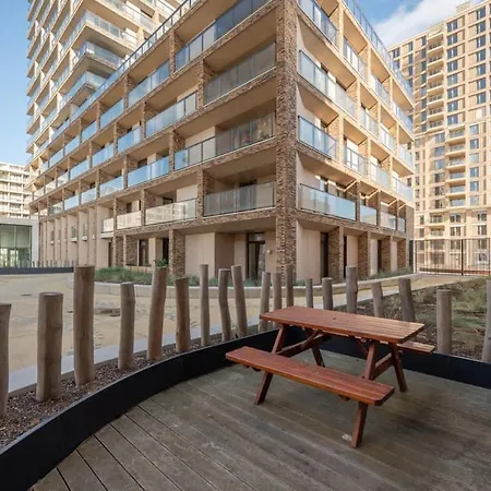 Modern With Spacious Terrace *